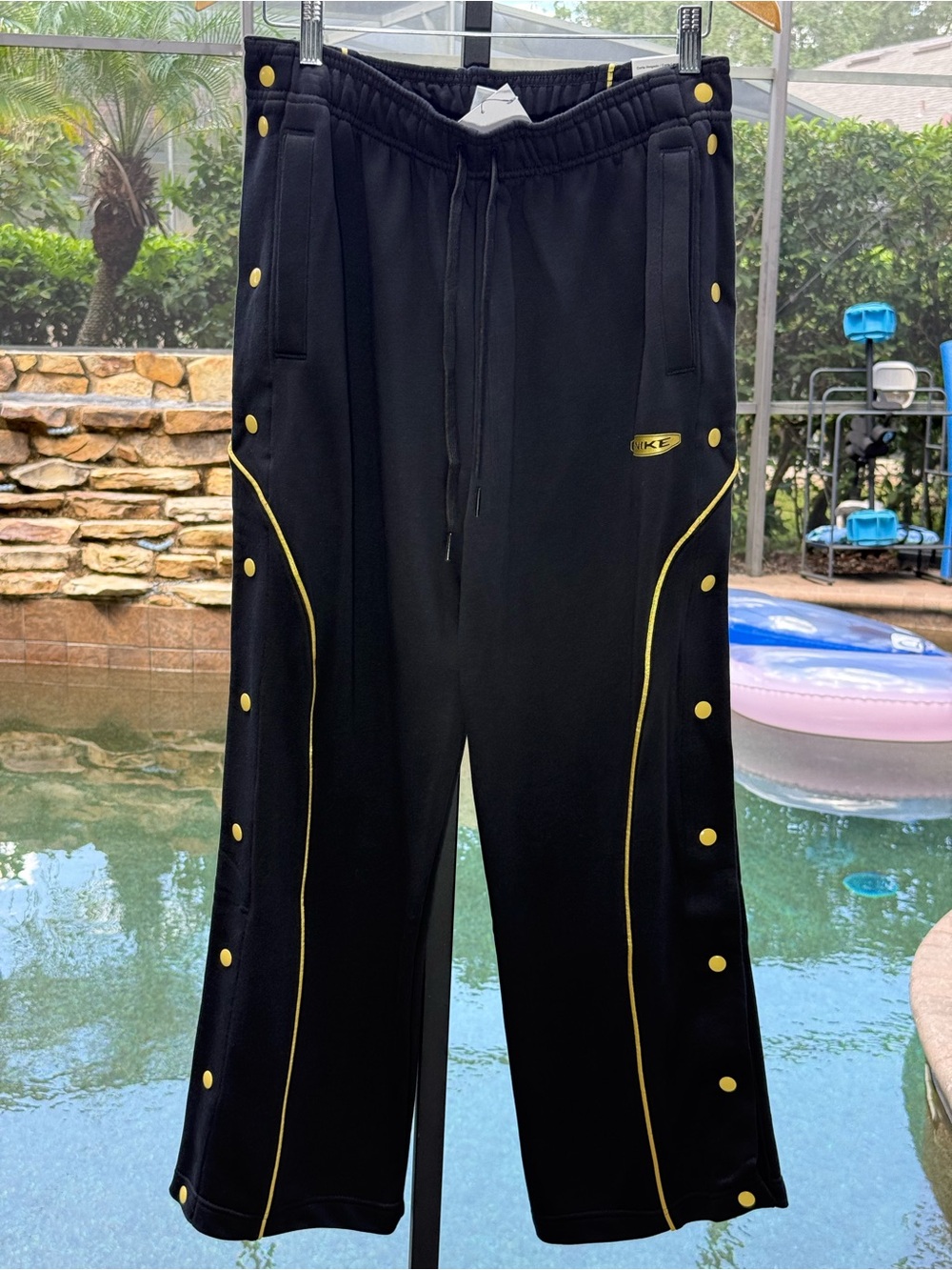Nike Sportswear Loose Fit Snap Track Pants IQ1228-010 Size Medium
